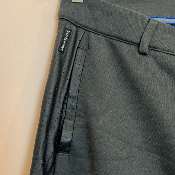 ARMANI JEANS MEN'S LEATHER LOGO CLASSIC FIT JOGGERS BLACK size L - Picture 2 of 6